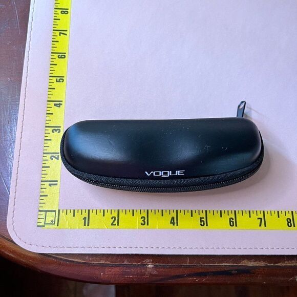 Vogue Black Glasses Case Zip-Up With Cleaning Cloth - Picture 2 of 8